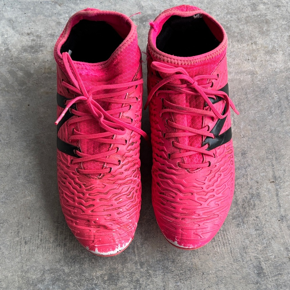 New Balance Women's Hot Pink Tekela Outdoor Soccer Cleats